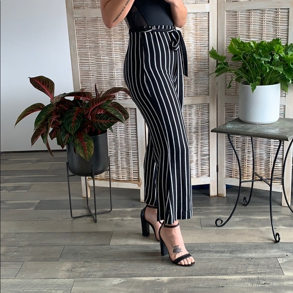 Crop kick flare stripe pants - Picture 2 of 3
